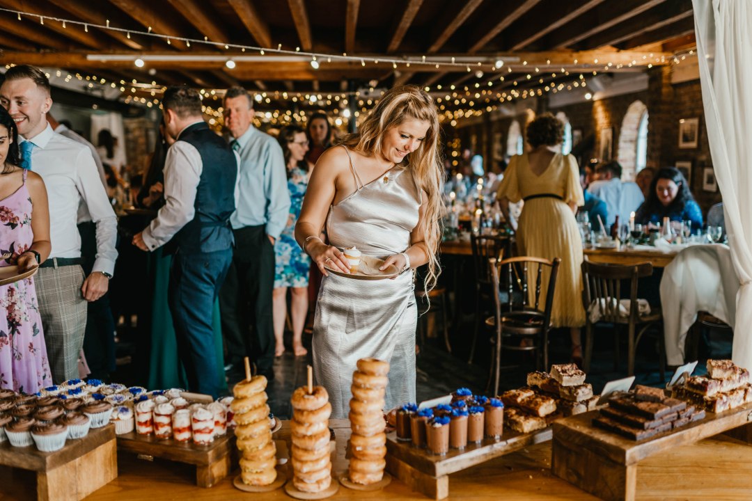 Discover Dessert Caterers for Your Wedding